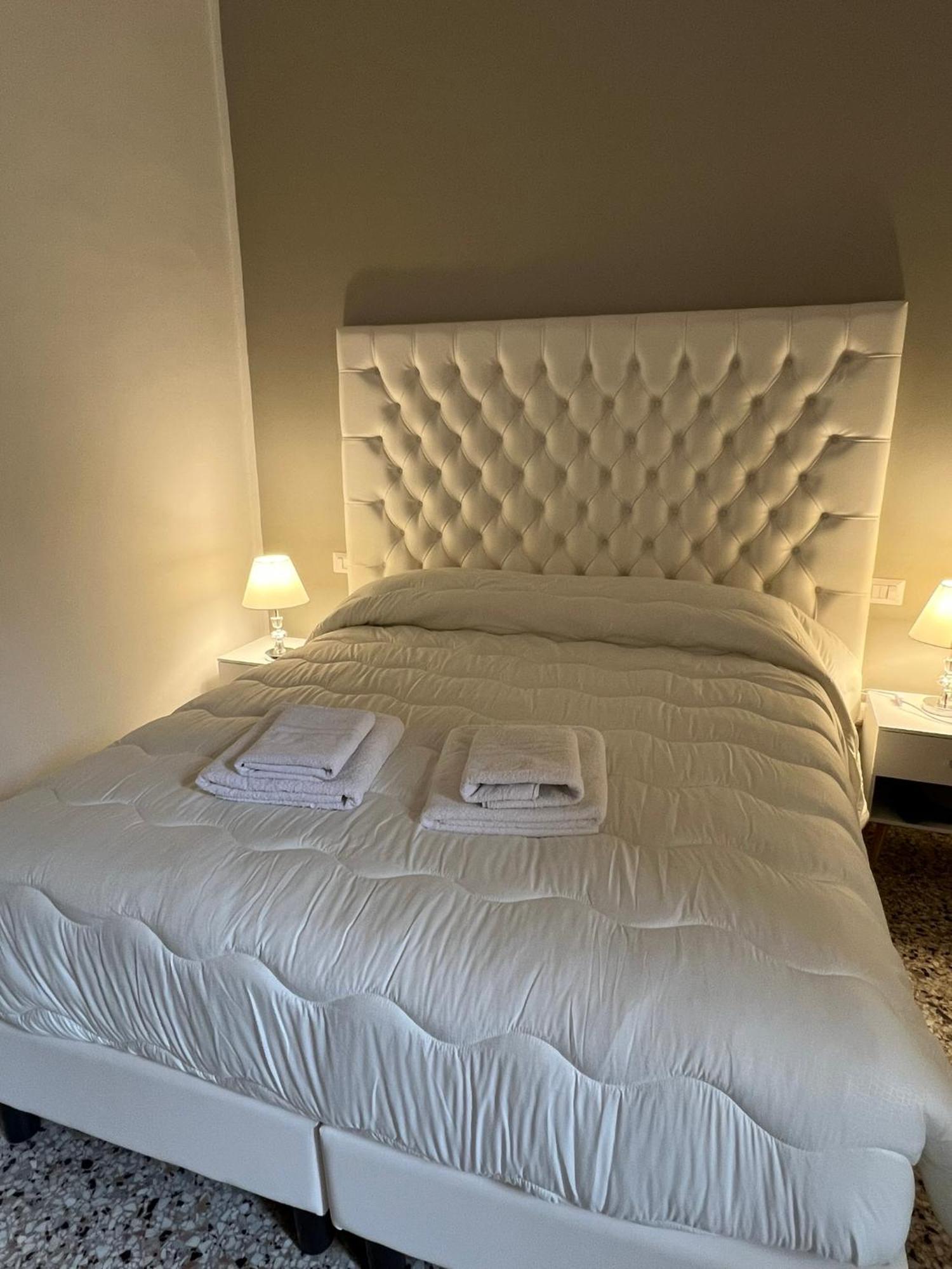 Luxury Room Anelli Center Of Roma エクステリア 写真